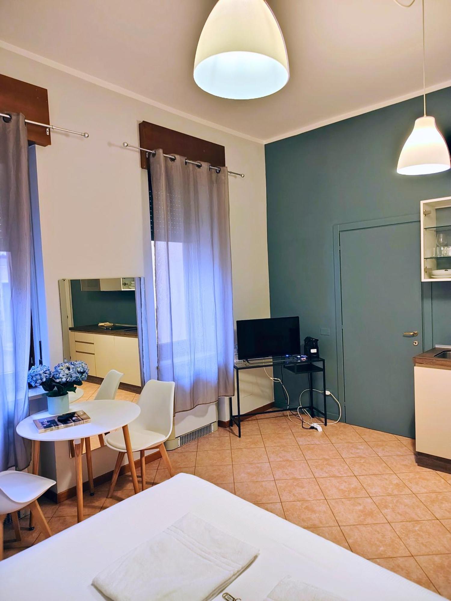 Italianflat - Rentroom Old Town - 200Mt To Arena เวโรนา ภายนอก รูปภาพ