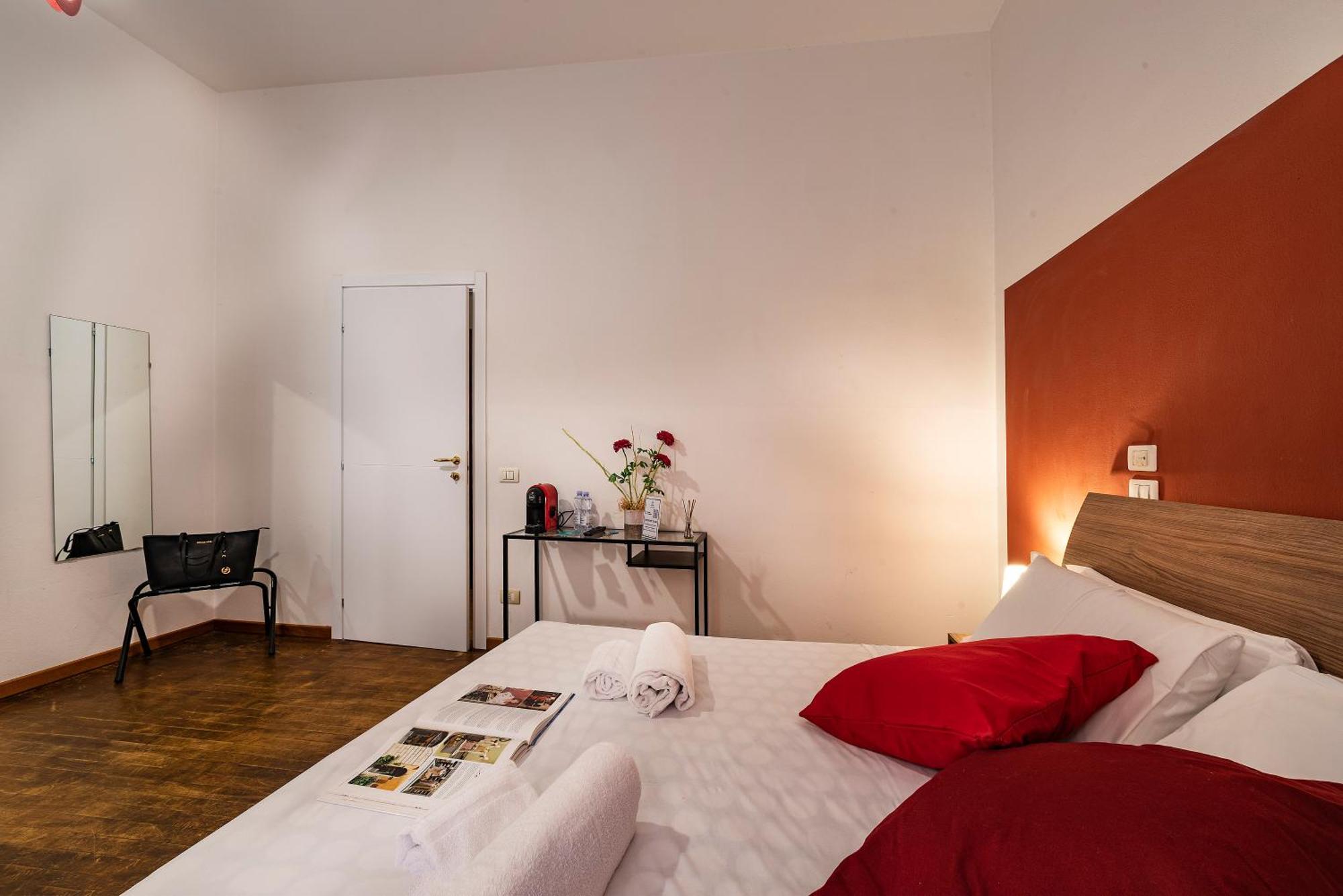 Italianflat - Rentroom Old Town - 200Mt To Arena เวโรนา ภายนอก รูปภาพ