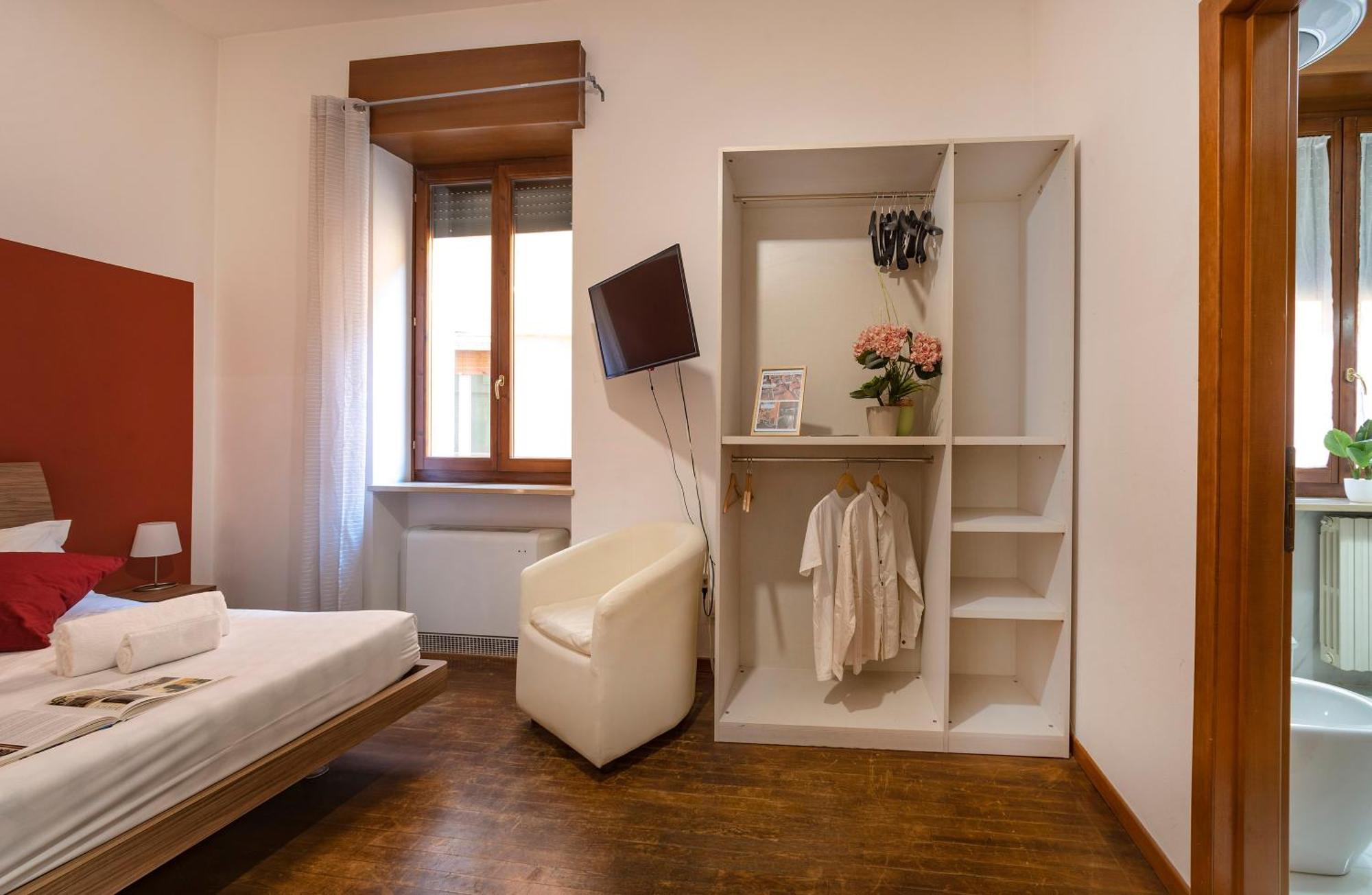 Italianflat - Rentroom Old Town - 200Mt To Arena เวโรนา ภายนอก รูปภาพ