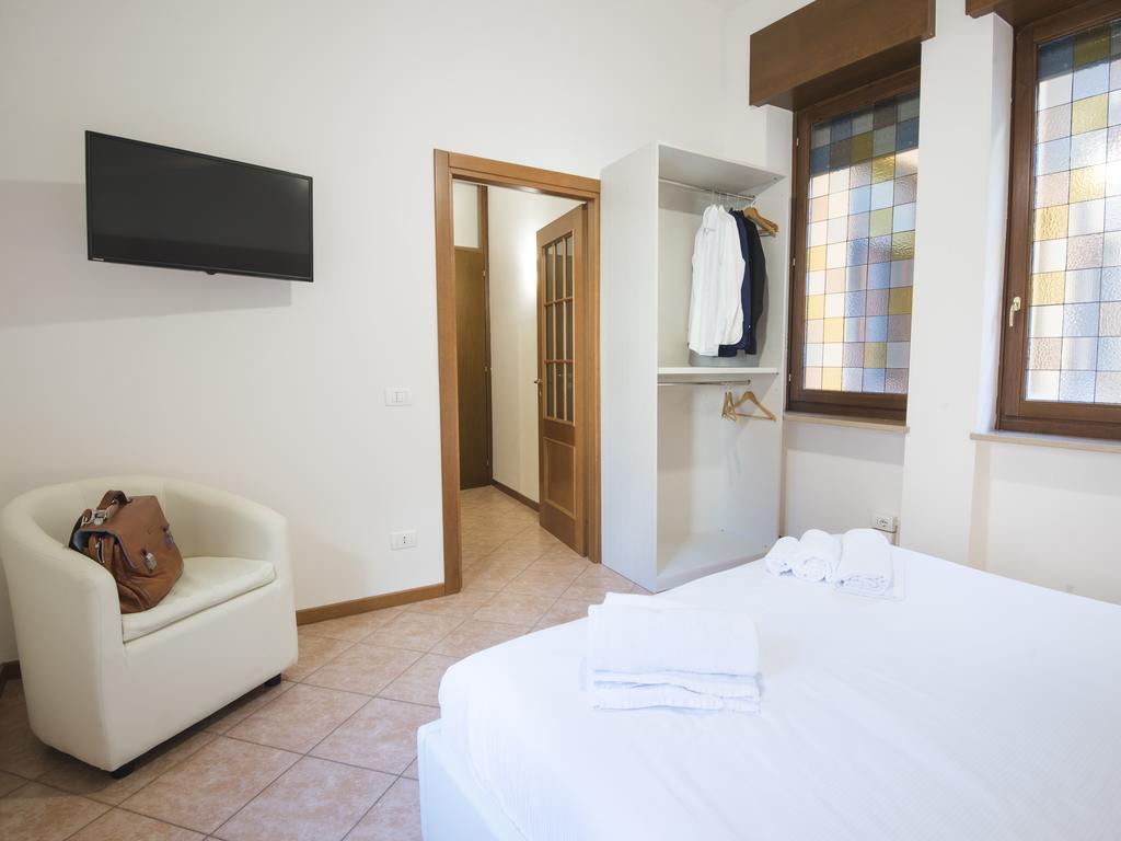 Italianflat - Rentroom Old Town - 200Mt To Arena เวโรนา ภายนอก รูปภาพ