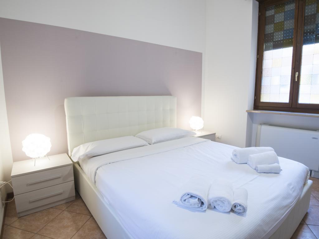 Italianflat - Rentroom Old Town - 200Mt To Arena เวโรนา ภายนอก รูปภาพ
